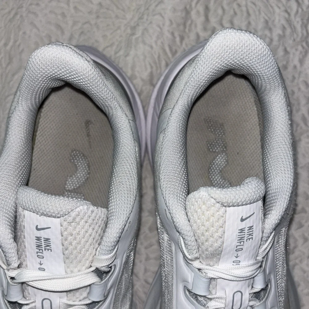 Nike Air Winflo 9 Low Top Athletic Running Sneakers - Picture 13 of 14